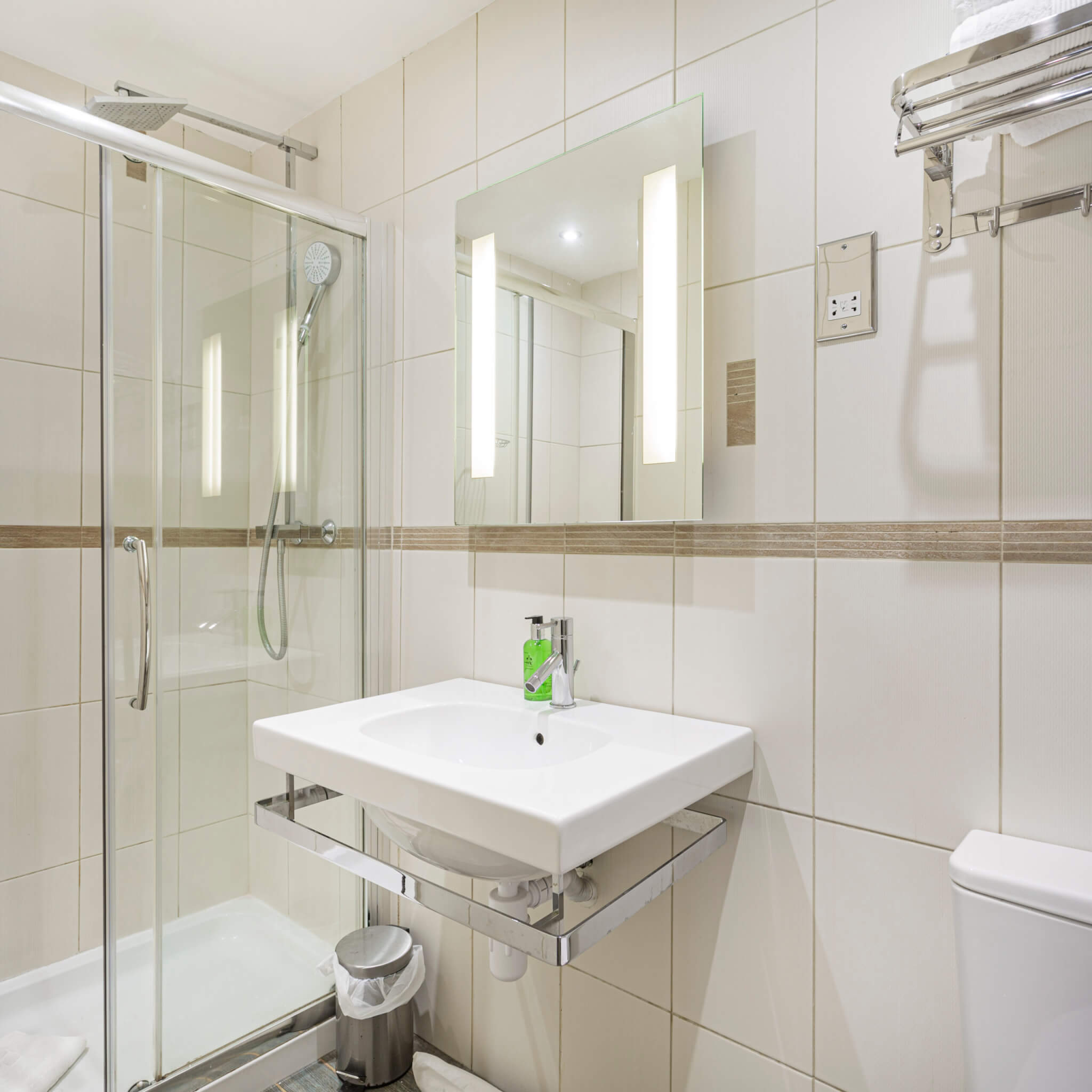 Castle Hotel Conwy Hotel Classic Double Room Bathroom scaled