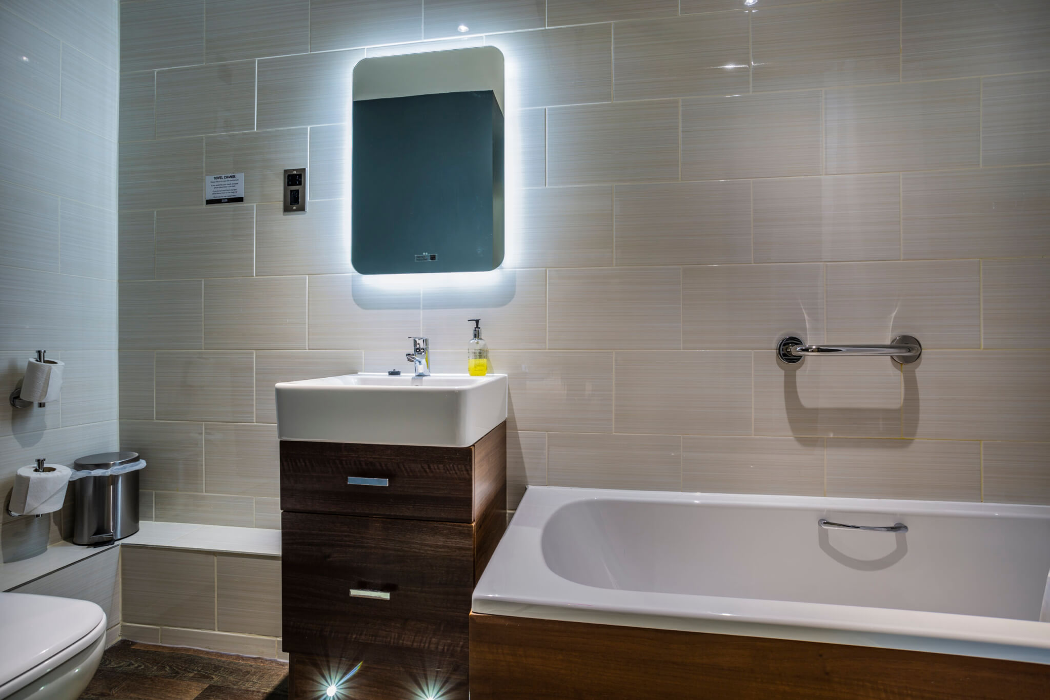 Castle Hotel Conwy Hotel Deluxe Double Room Bathroom scaled