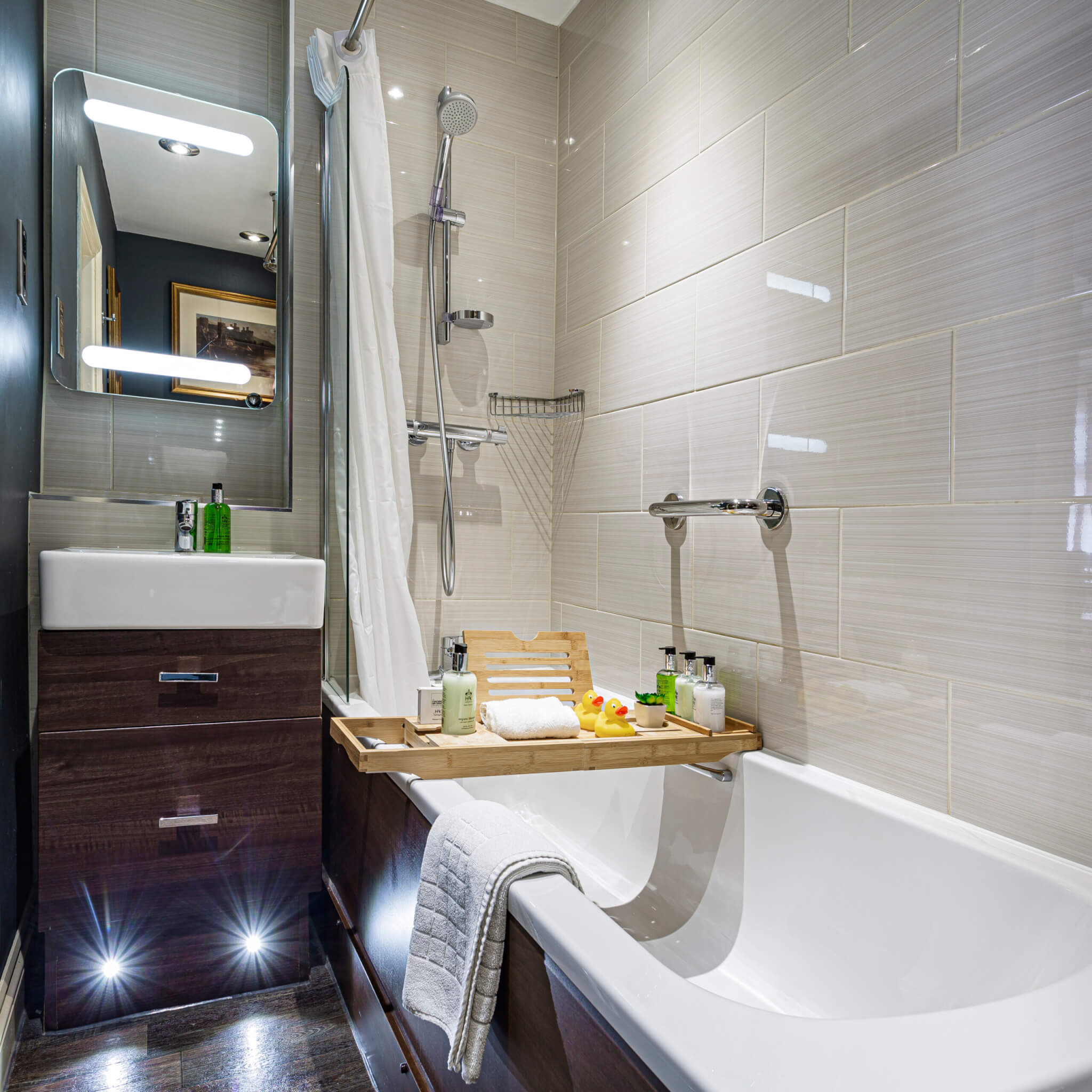 Castle Hotel Conwy Hotel Deluxe Historic Suite Bathroom scaled