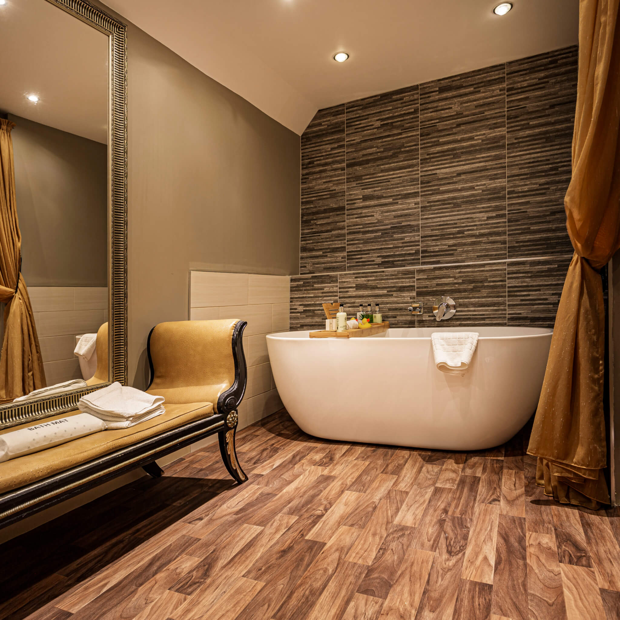 Castle Hotel Conwy Hotel Deluxe Suite Bathroom scaled