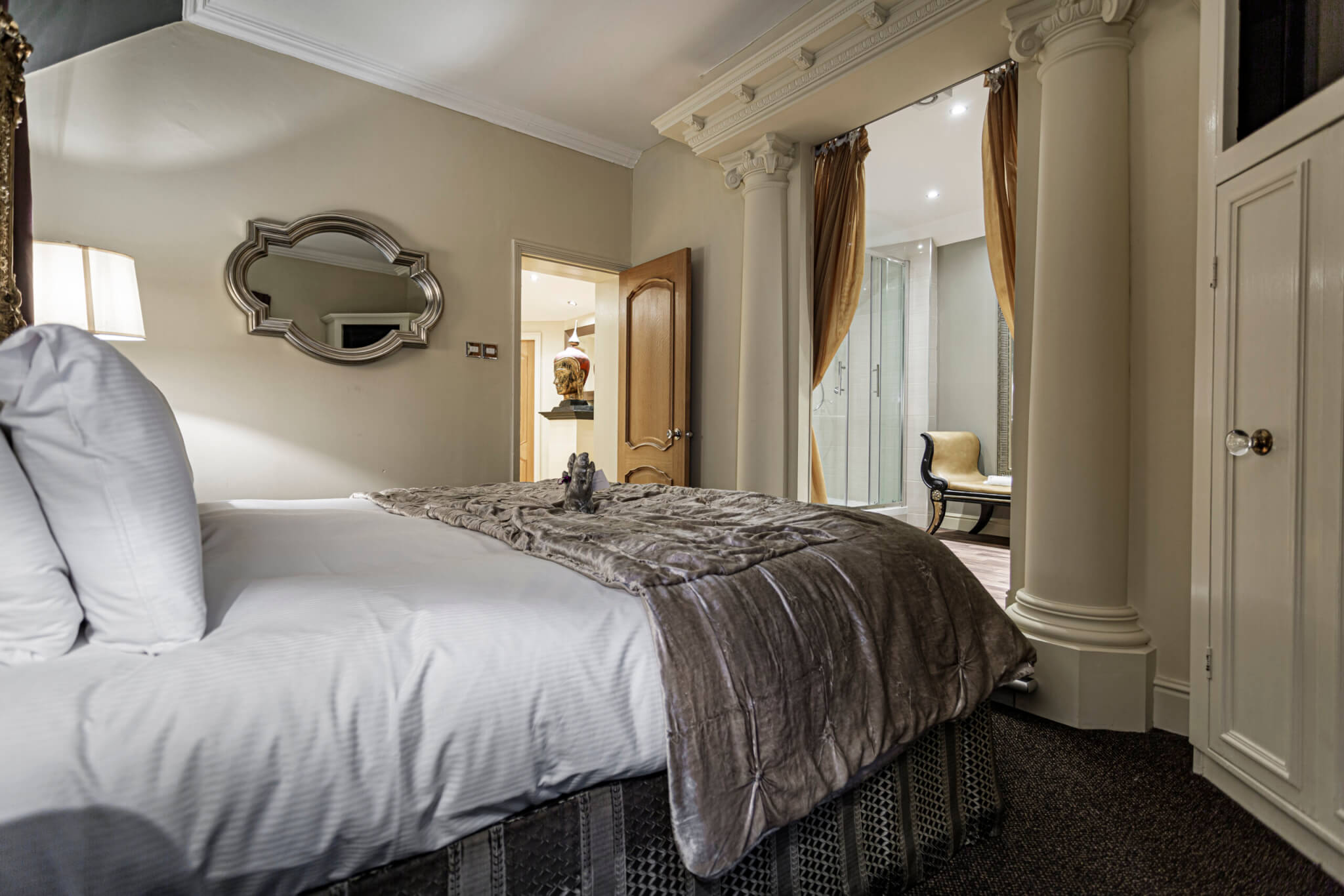 Castle Hotel Conwy Hotel Deluxe Suite Bed scaled