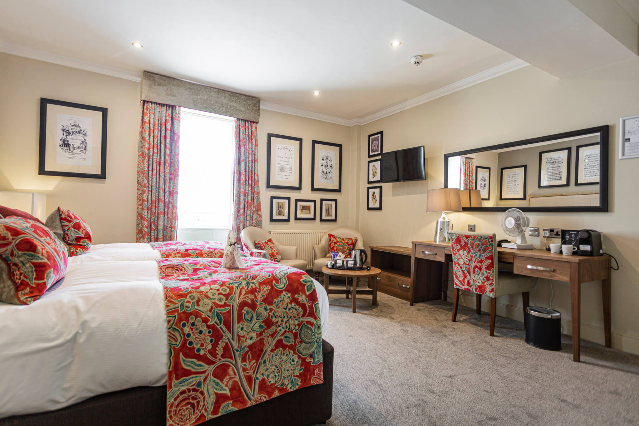 Castle Hotel Conwy Hotel Deluxe Twin Room Bedroom scaled