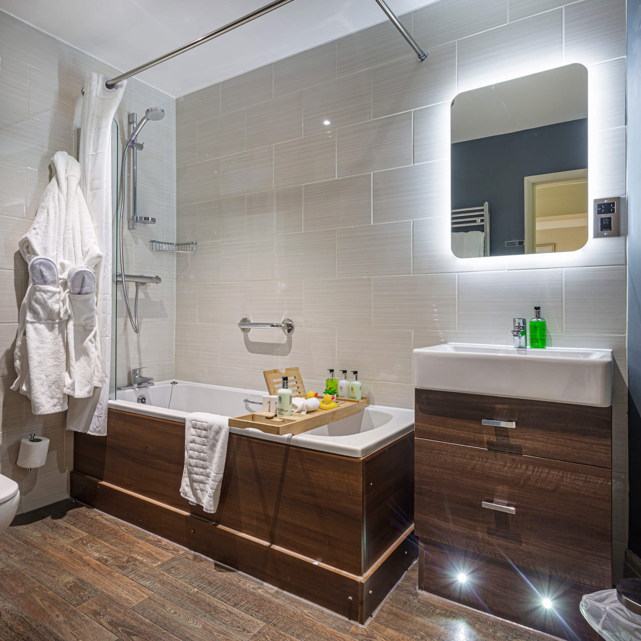 Castle Hotel Conwy Hotel Superior Double Room Bathroom scaled